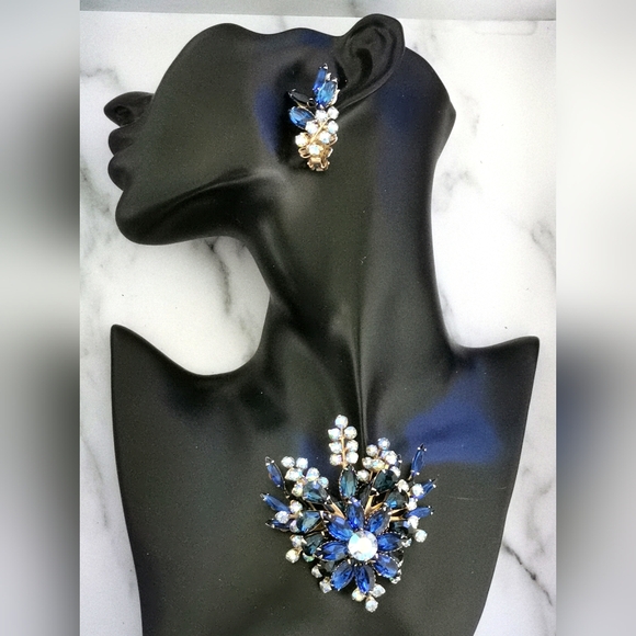 Judy Lee Vintage Blue Rhinestone Brooch and Earring Set - Picture 5 of 10